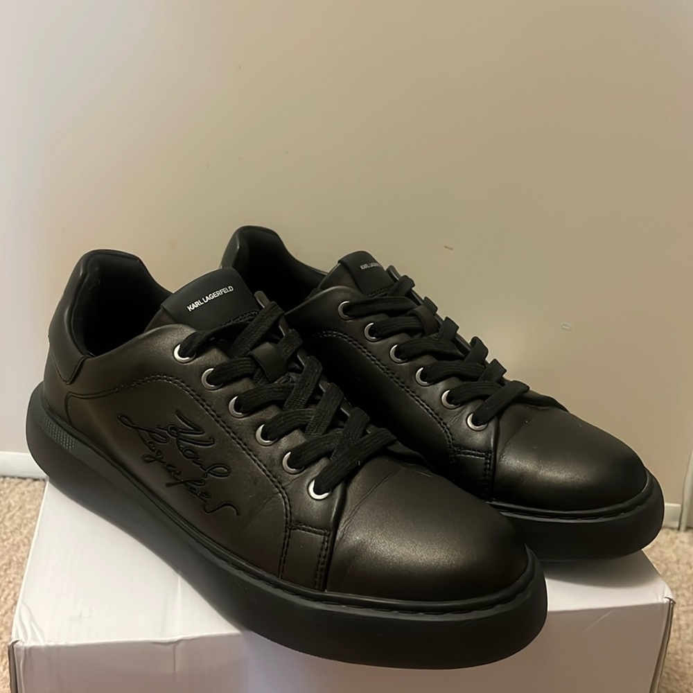 Karl Lagerfeld Men’s Black Leather Low-Top Sneakers